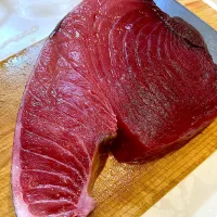 解体ショー　本鮪ブーメラン　いくらでしょう？|小次郎さん