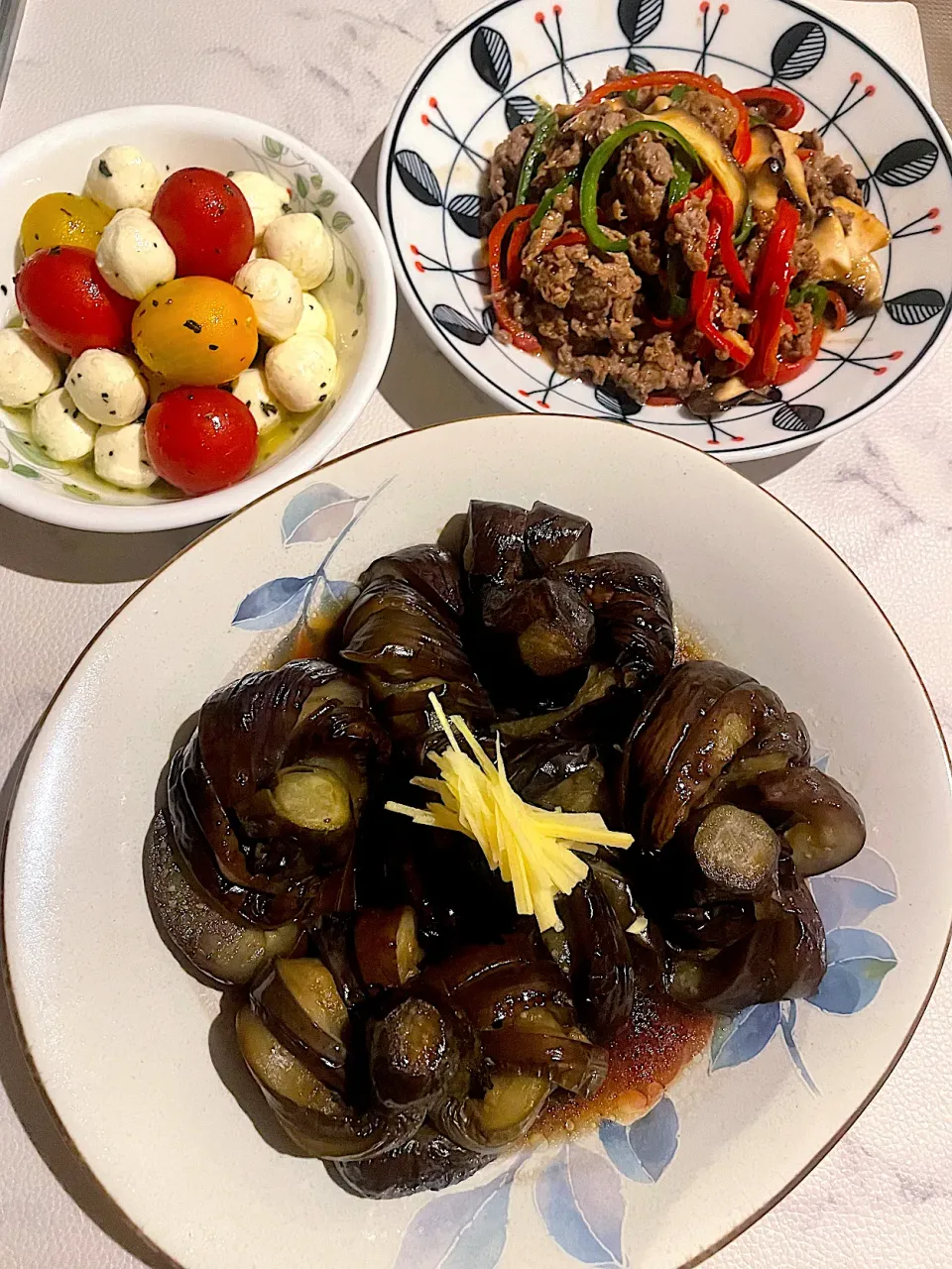 茶筅茄子と青椒肉絲風とマリネ|めんちゃんさん