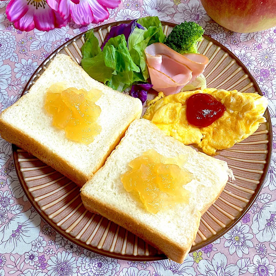 りんご🍎ジャムで朝ごパン🍞|ringonamaさん