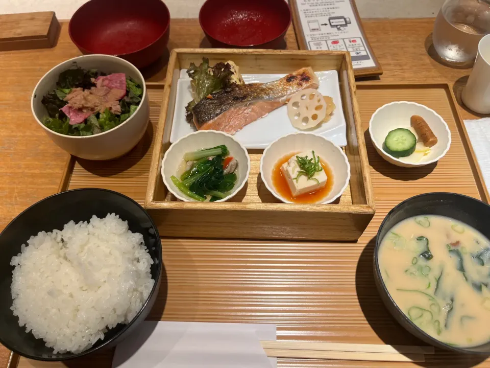 鮭定食|KOMAさん