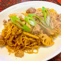 ✩.*˚ひき肉とれんこんの焼きそば|ゆきえもんさん