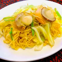 ✩.*˚ホタテとキャベツの塩焼きそば|ゆきえもんさん