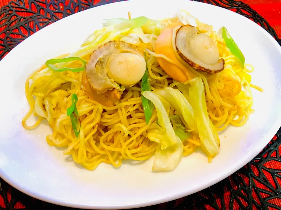 ✩.*˚ホタテとキャベツの塩焼きそば|ゆきえもんさん