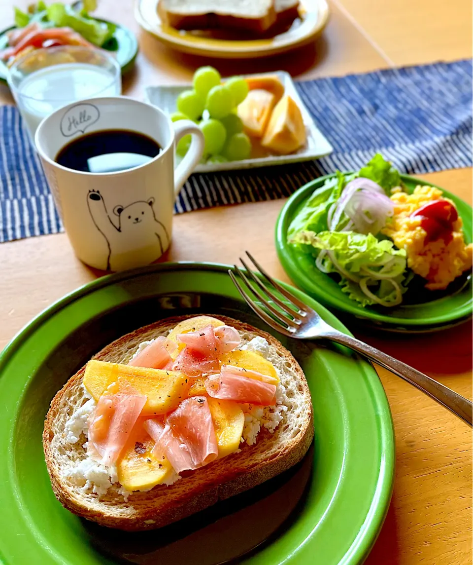 柿と生ハム、カッテージチーズの秋なトースト|kaeさん