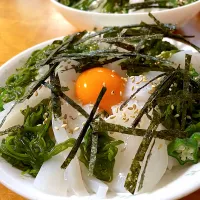 イカとめかぶ丼|ももちゃんのママさん