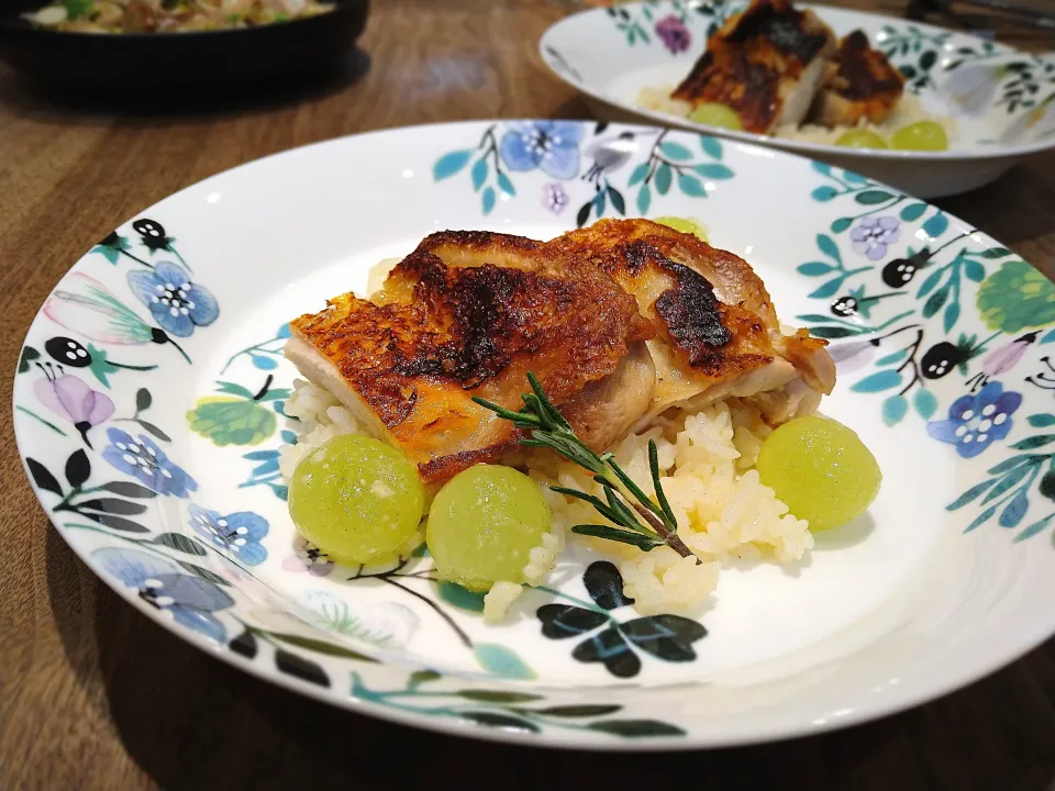 チキンソテー　シャインマスカットのリゾット添え|古尾谷りかこさん