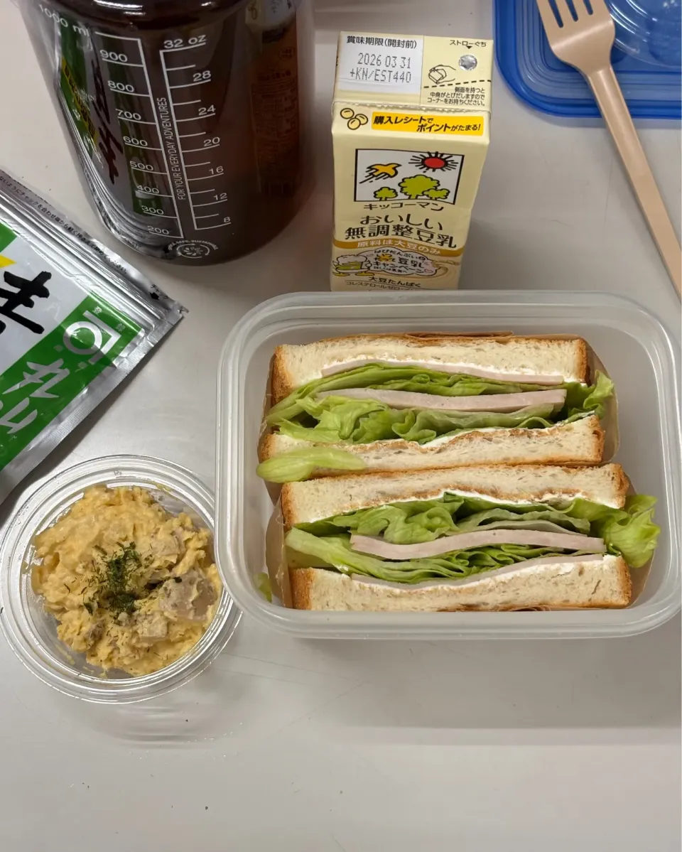 真心いきいきハムレタスサンド & おでんポテサラ弁当|まる(丸大豆)さん