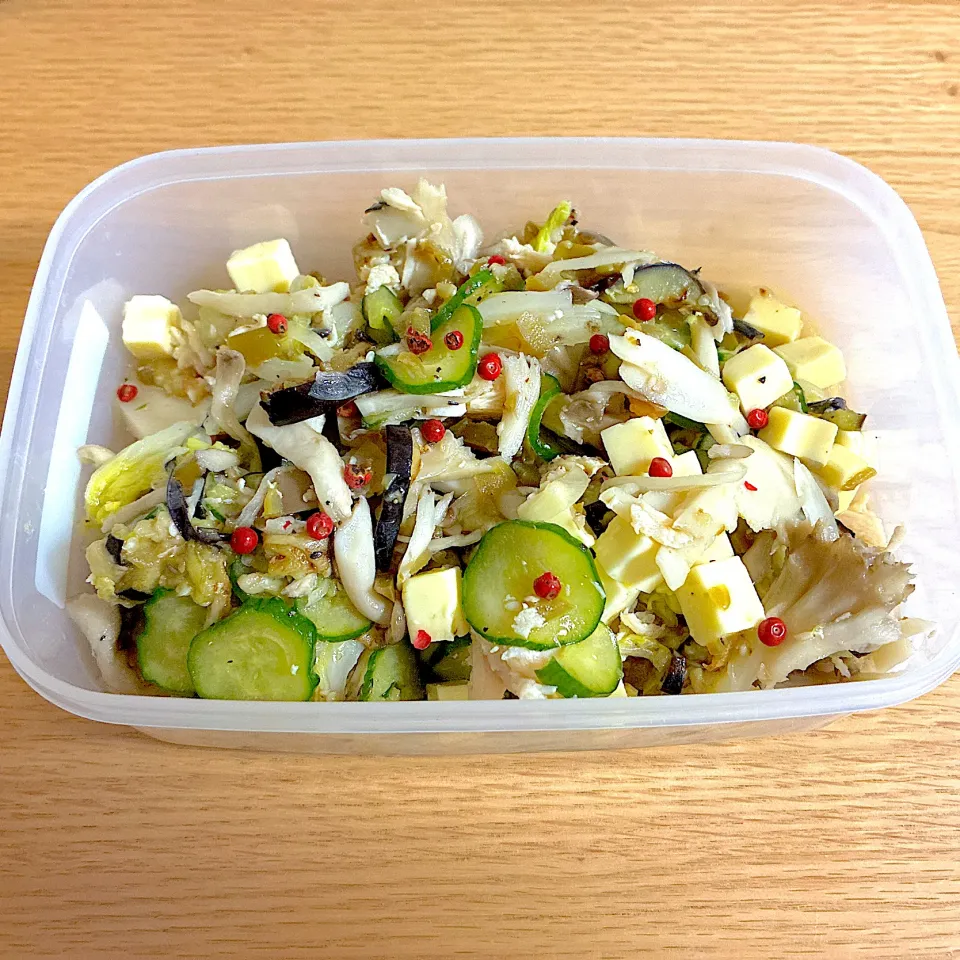 鶏ささみとチーズときのこのモルトビネガーマリネ。|くろーぶやんさん