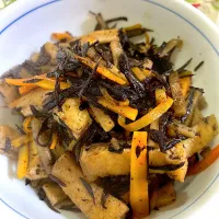 お揚げたっぷりのひじき煮🥢|keitanさん