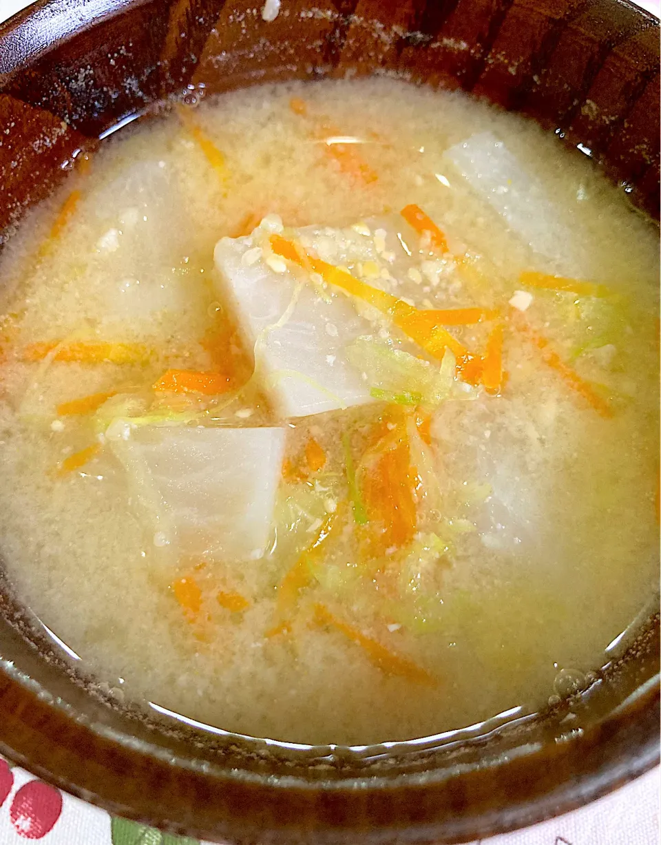 カブの美味しい季節でお味噌汁🥢|keitanさん