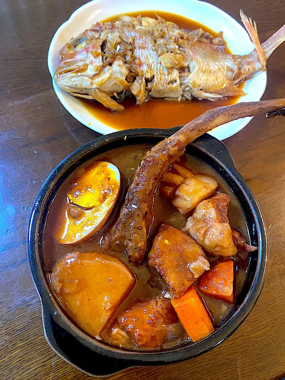 濃厚骨付きポークシチュー＆鯛の煮付け|単身赴任のっちさん