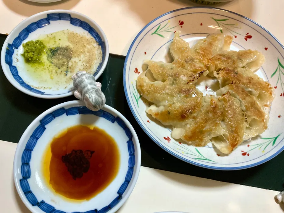 酢+手作り柚子胡椒のタレと醤油+酢+辣油のタレで|Takeshi  Nagakiさん