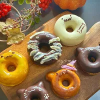 とびきり可愛いハロウィンドーナツ🎃🍩|あやめもちもちさん
