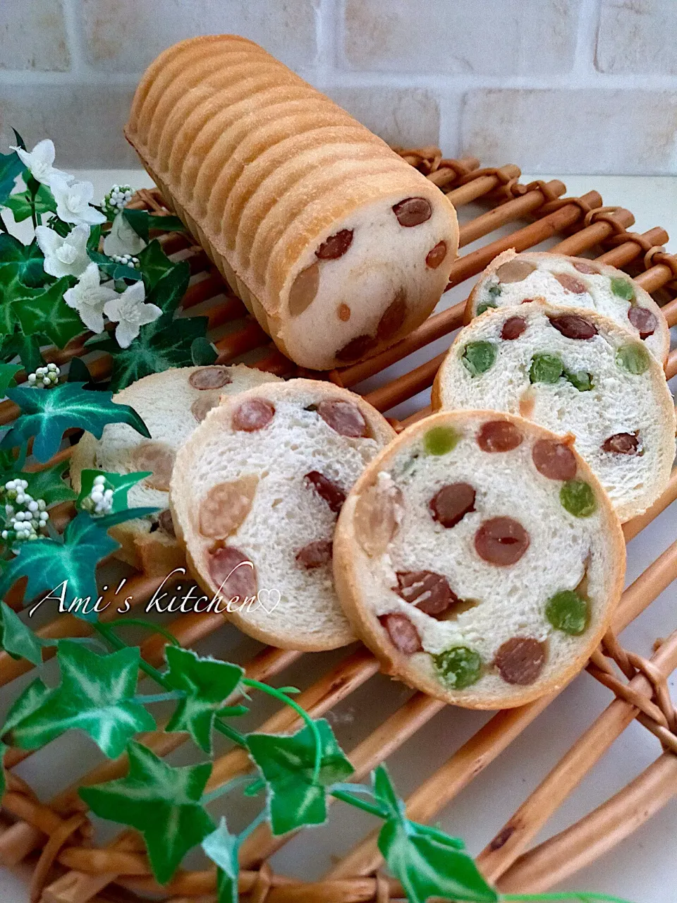 三色豆のラウンドパン😋|あみさん