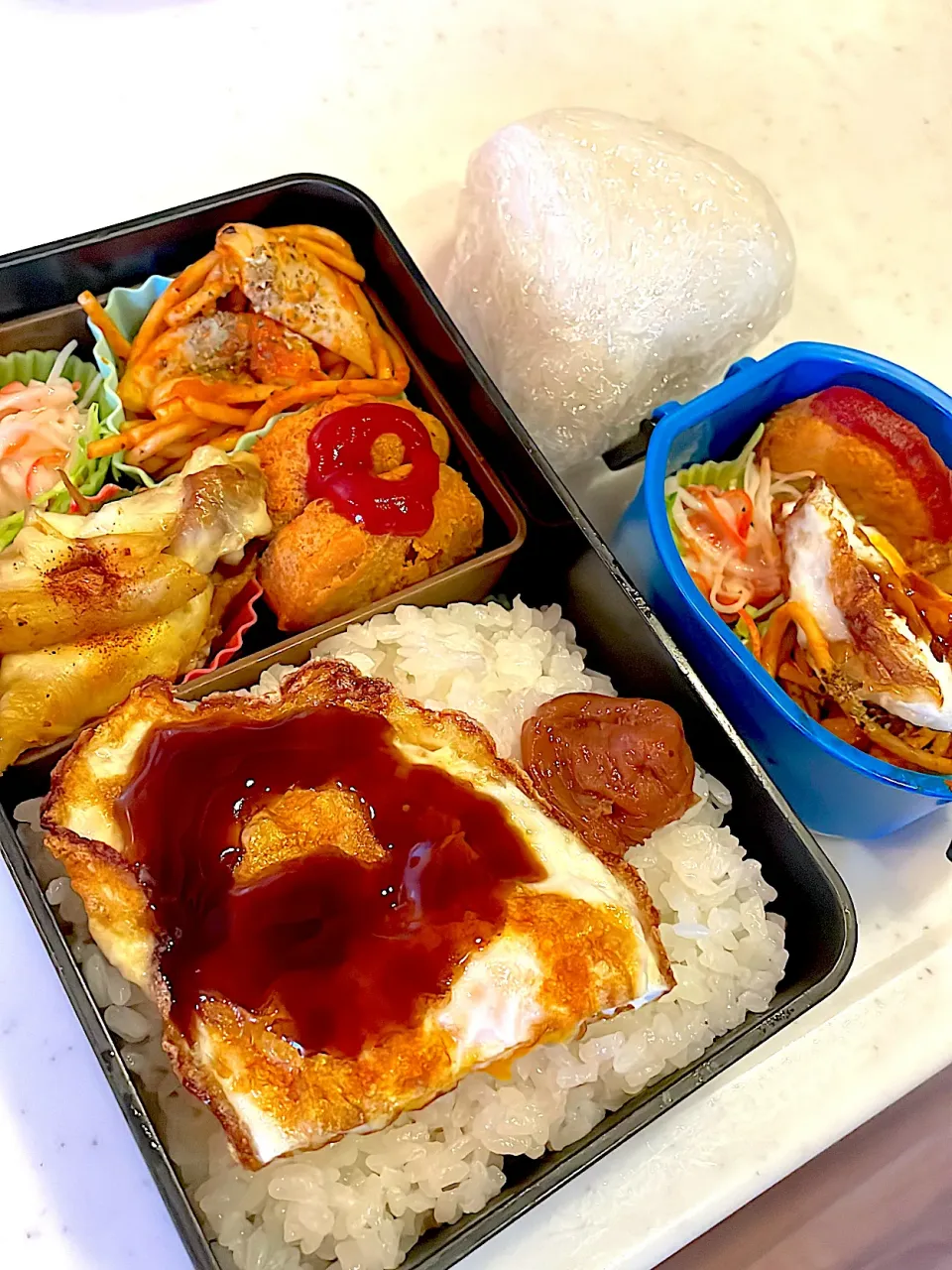 おっさん弁当　パスタ　サラダ　カレーグラタン　ナゲット　目玉の親父|ひげおやじさん