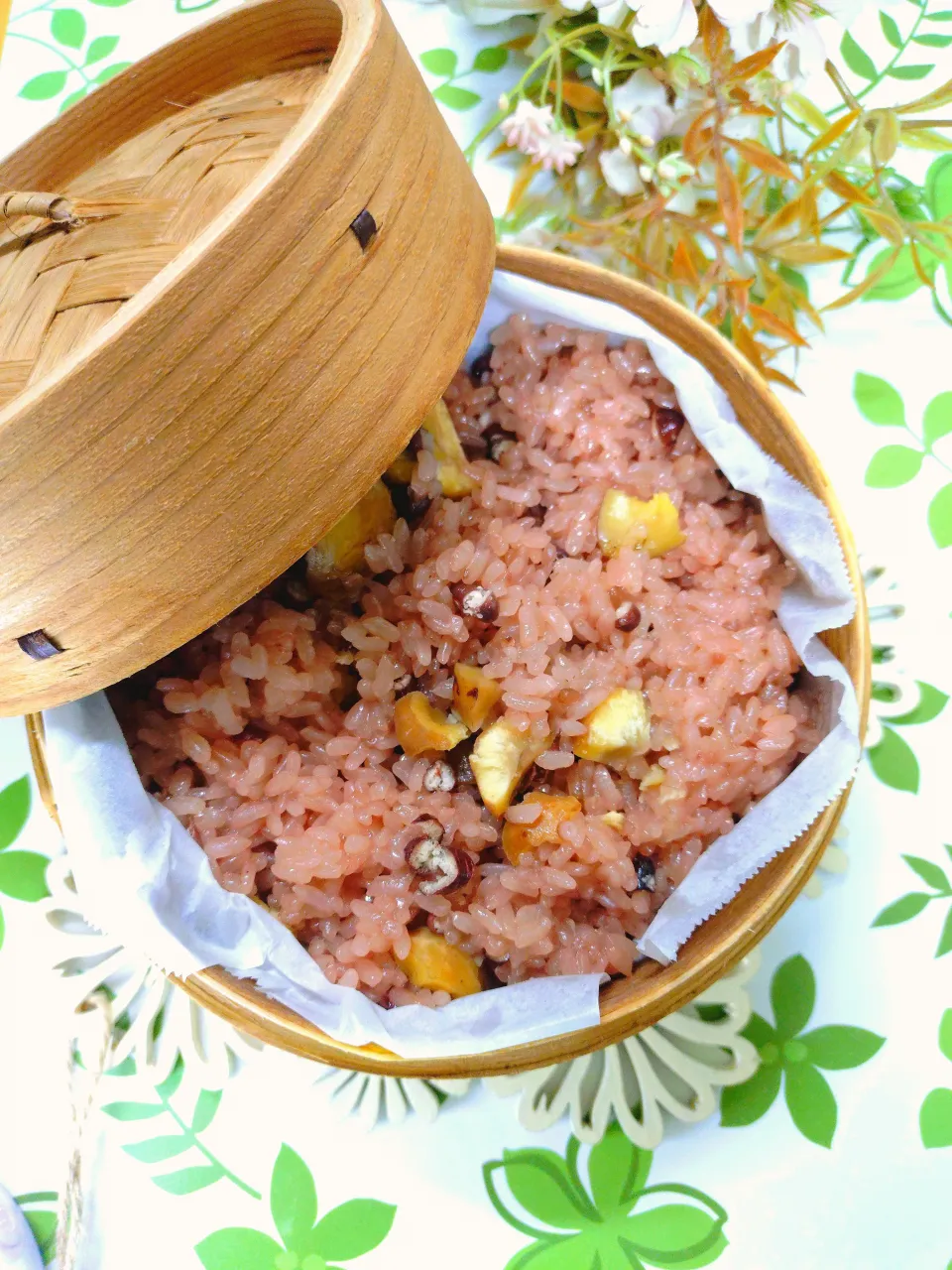 蒸籠で栗入りお赤飯 ·͜·♡|fumiさん