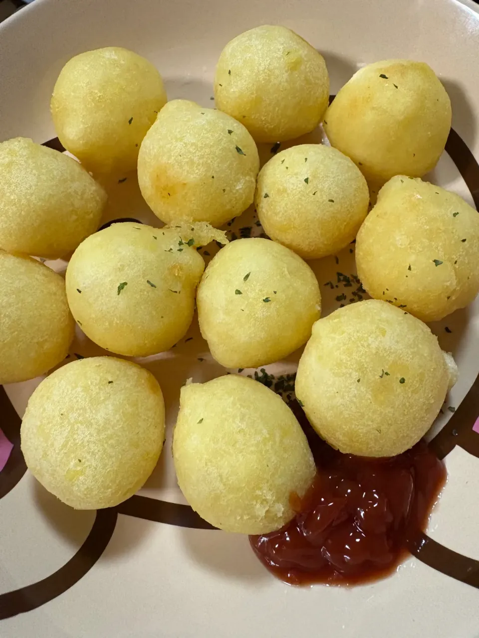 こんがり揚がりましたポテトボール🥔|ゆきぽよ婆さん