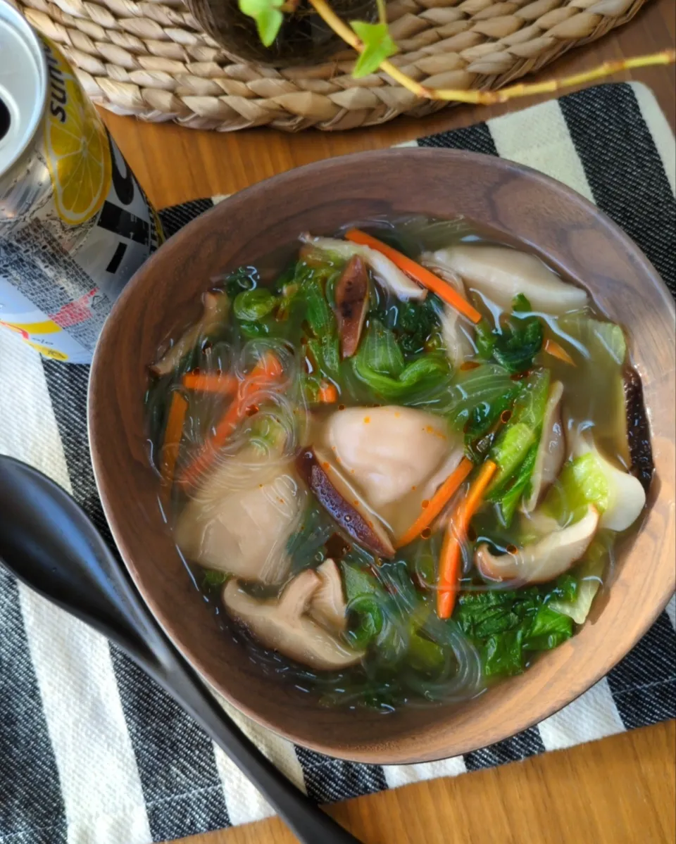 ﾚﾀｽと水餃子の春雨ｽｰﾌﾟ|まりおさん