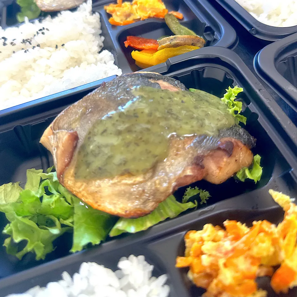 ムロアジのソテー／バジルソース弁当|沖縄「ピロピロ」ライフさん