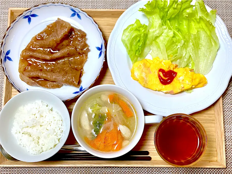 夕飯 オムレツと美味しいお肉|ふわふわさん