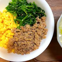 3色そぼろ丼|akkkkkさん