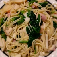 キノコとほうれん草とベーコンのパスタ🍝|まなみさん
