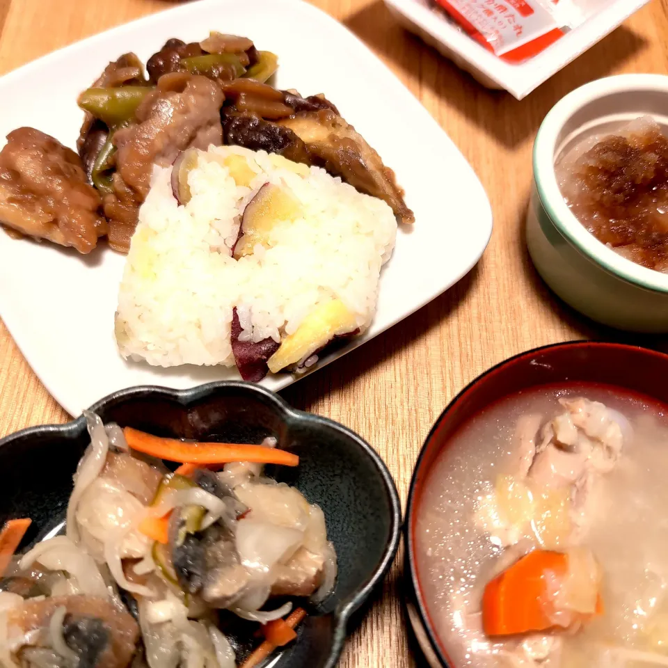 鯖南蛮／手羽元で参鶏湯風／鶏肉と茄子の甘酢炒め／さつまいもご飯／かぼすたっぷりおろし大根|チョコさん
