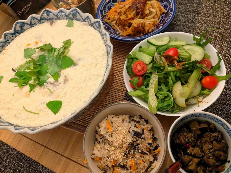 豆腐入り大きな茶碗蒸しとヒジキご飯|ぽてさん