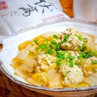 だしがら入り鶏団子と白菜のとろとろ煮