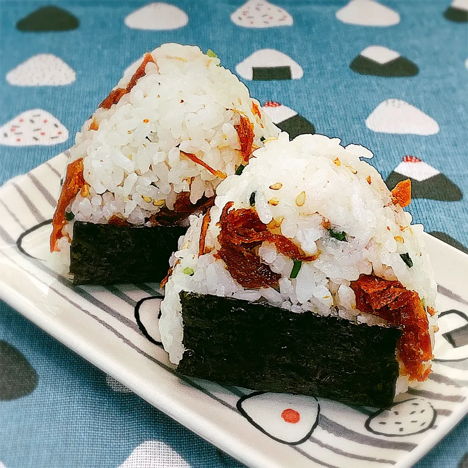 🍙ちぎりするめの混ぜ込みおにぎり🍙|アスママさん