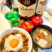 豚キムチ丼と塩麹スープ|yukki-----さん