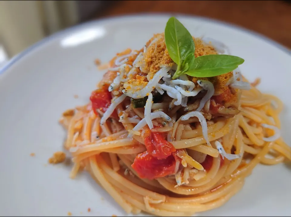 スパゲッティ・コン・ラ・ネオナータ・エ・ポモドリーニ|kazaneさん