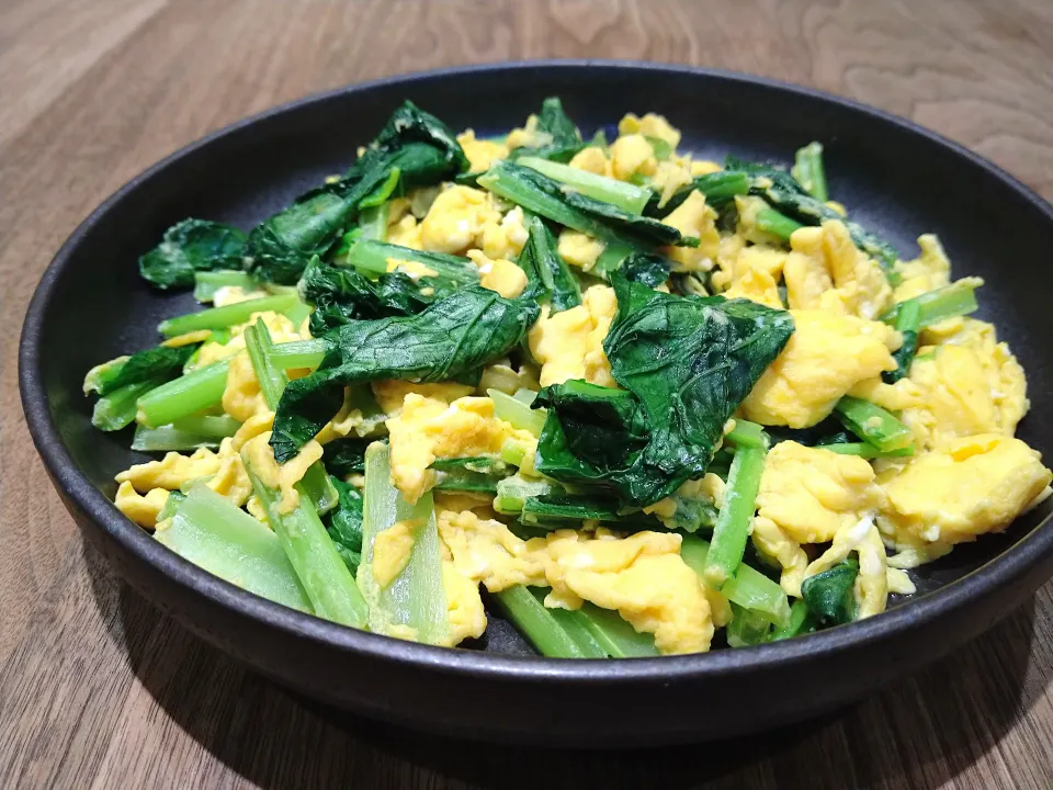 小松菜と卵炒め|古尾谷りかこさん
