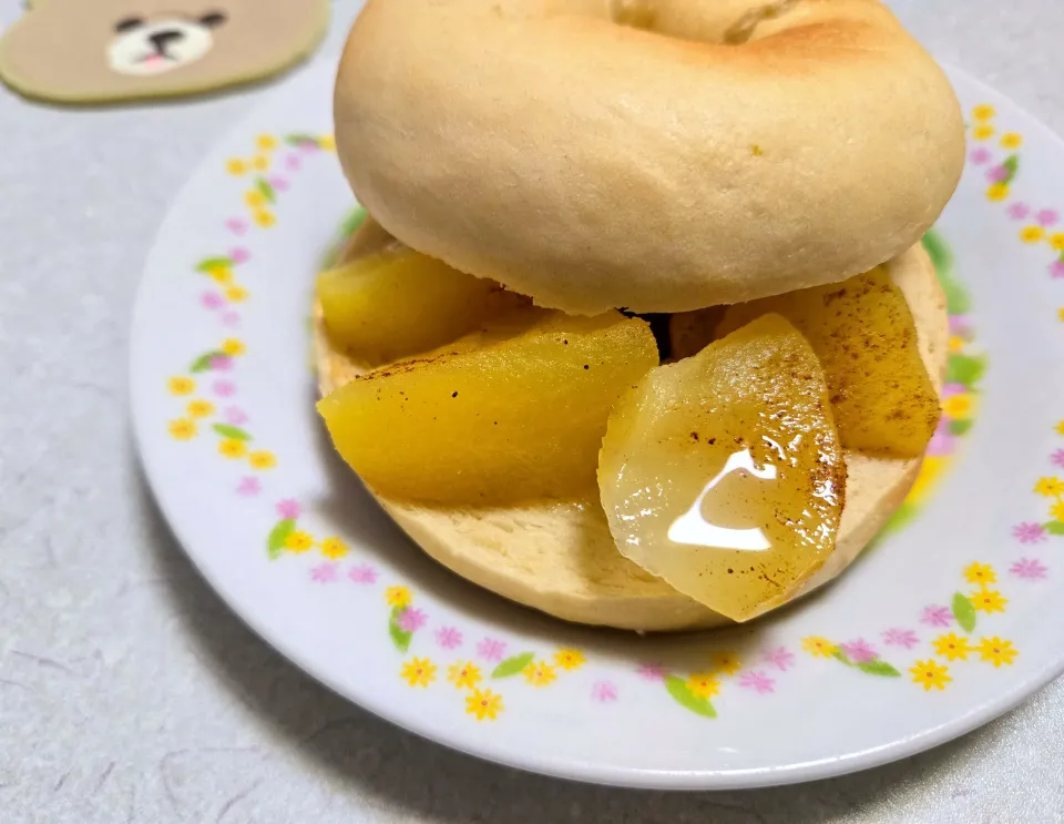 アップルシナモンベーグル|バンビさん