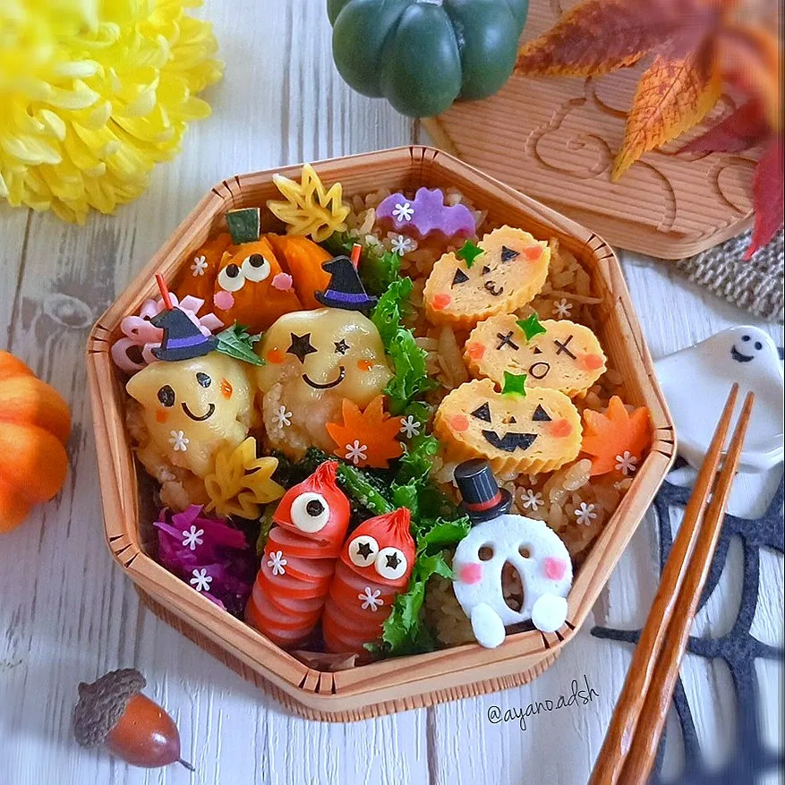 キノコの炊き込みご飯に
ジャックオランタン🎃卵焼き
ハロウィン弁当🧡💜|ayano.adshさん