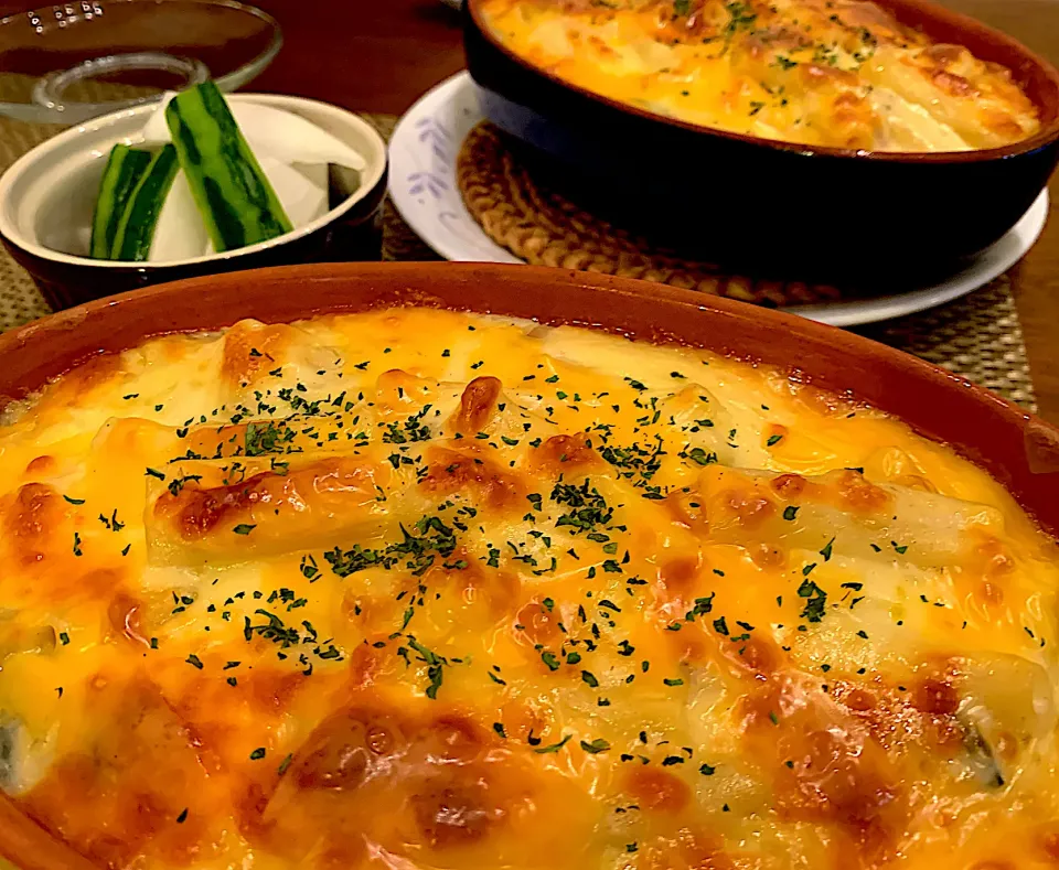 海老とほうれん草のグラタン🧀Wチーズver.と簡単ピクルス🥒|＊yurika＊さん