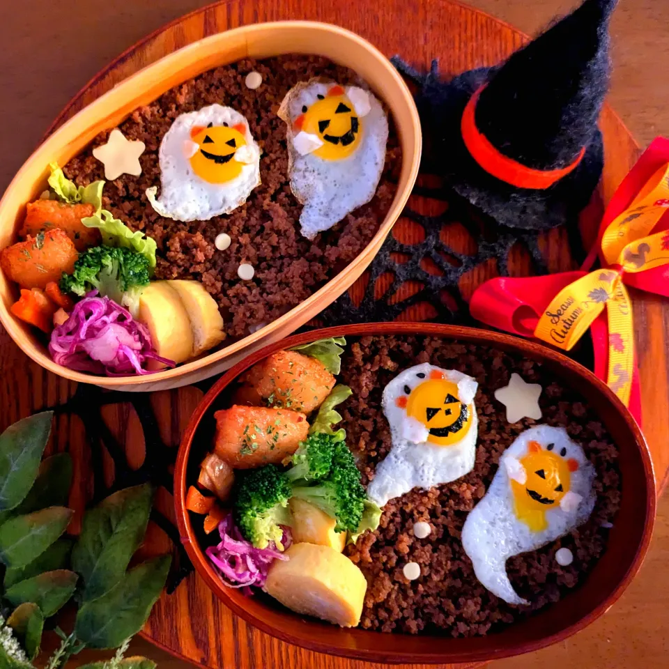 ハロウィンそぼろ弁当🎃|さらママさん