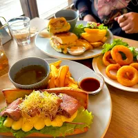 ローストビーフと卵のサンド| 狛犬さん