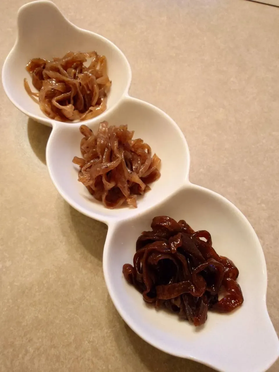 蒟蒻三兄弟（ピリ辛、生姜ぽん酢、焼きそばソース）|こっぷさん