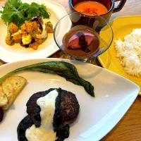 白黒ソースのハンバーグハロウィン🎃|waicaさん