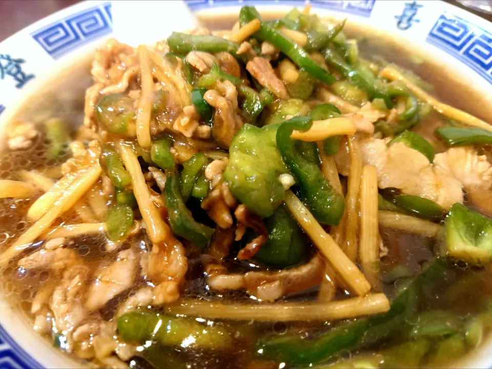 【1947年創業】 
【現在、昼営業のみ】 
中華料理 登喜和 
肉ピーマンメン 
@西新宿8分 
(JR新宿駅から徒歩18分)
25289
〈醤138塩46噌󠄀20タ10昆9出15
F16冷27混3つ3焼1ポ1〉|大脇さん