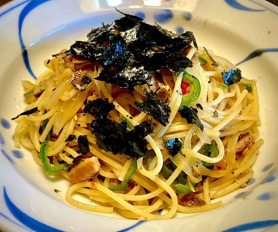 今日の麺好きランチはアンチョビ代わりに残り物＂鰯一夜干＂で                                                「和風ペペロンチーノ」|mottoさん