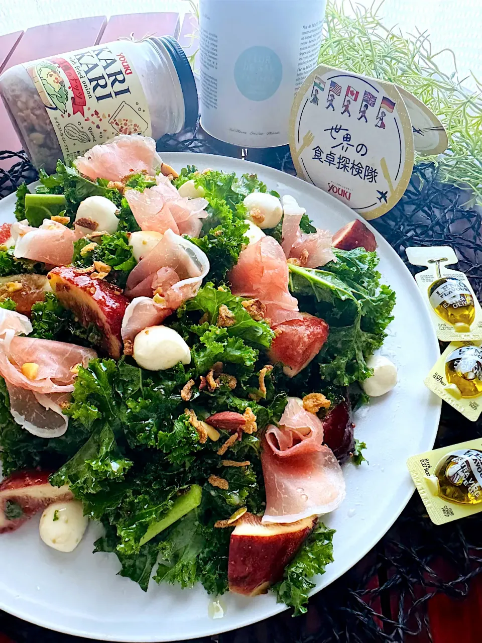 🌺🌺Foodie🌺🌺さんの料理 カリカリ4種のナッツとクルトントッピングでケールと無花果のハニーマスタードサラダ🥗|🌺🌺Foodie🌺🌺さん