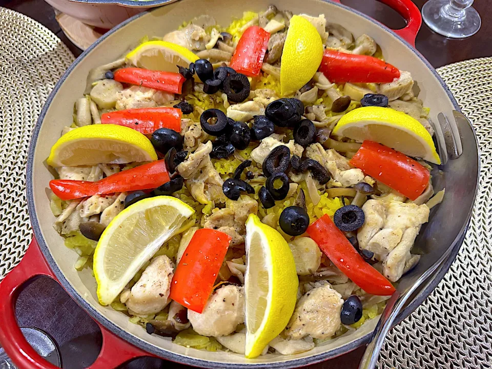 キノコと鶏肉のパエリア🥘|Seikoさん