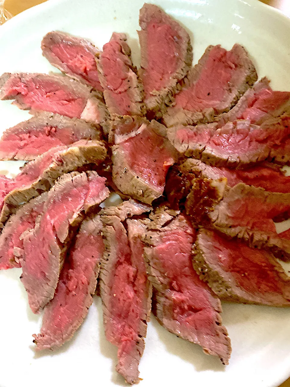 牛のたたき🥩|｡:.ﾟஐ⋆*HIRAMA｡:.ﾟஐ⋆*さん