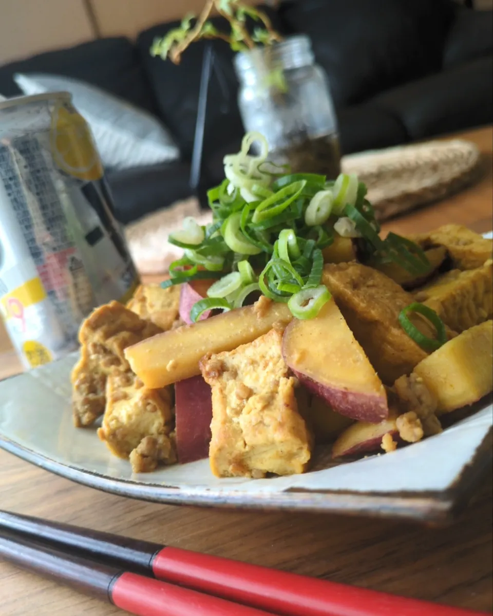 さつまいもと豚ひき肉のｶﾚｰきんぴら|まりおさん