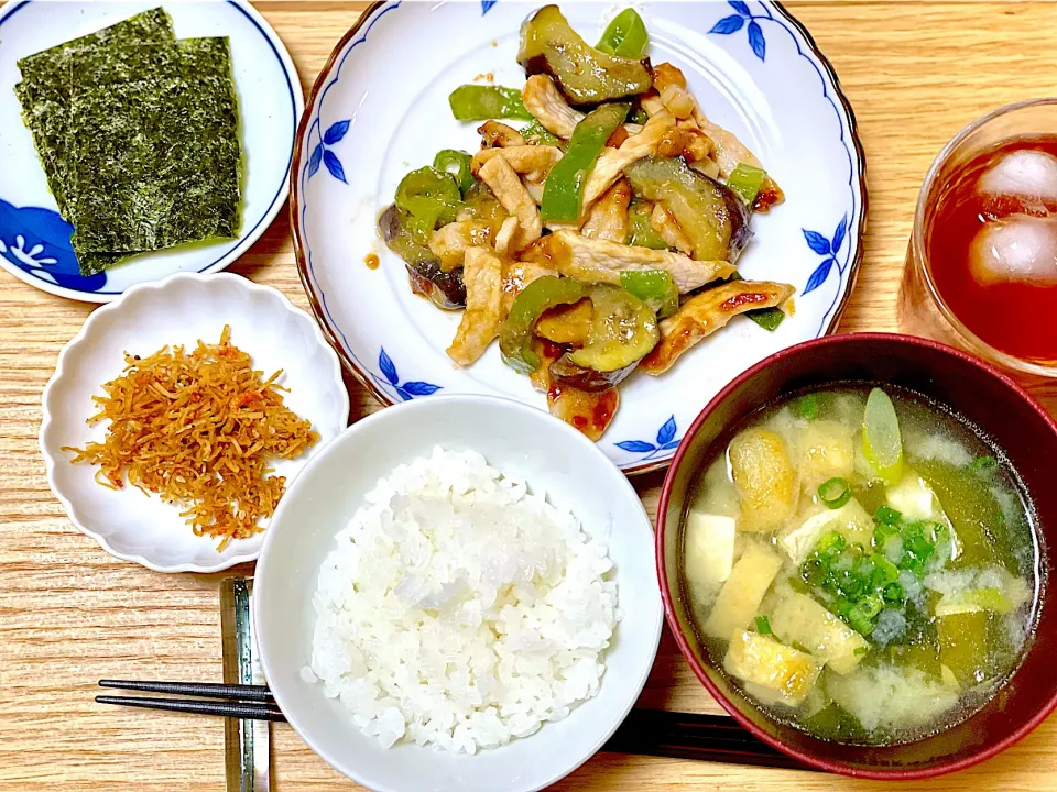 夕飯 茄子とピーマンと豚肉の味噌炒め|ふわふわさん