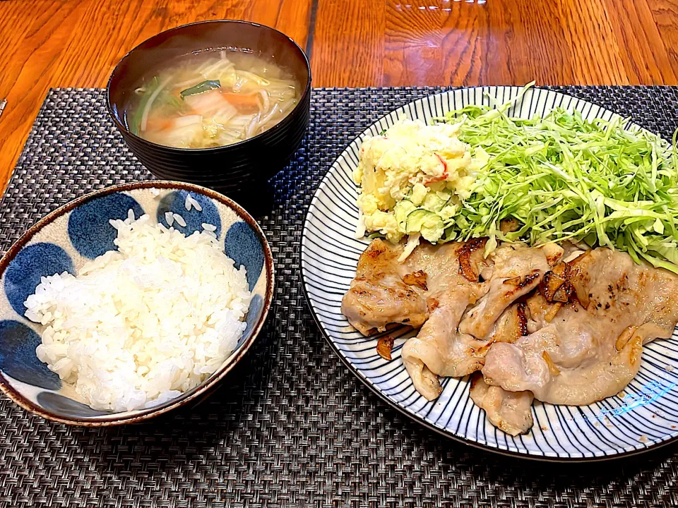 豚肉の塩麹ガーリック焼きと具沢山スープ|kanonnさん