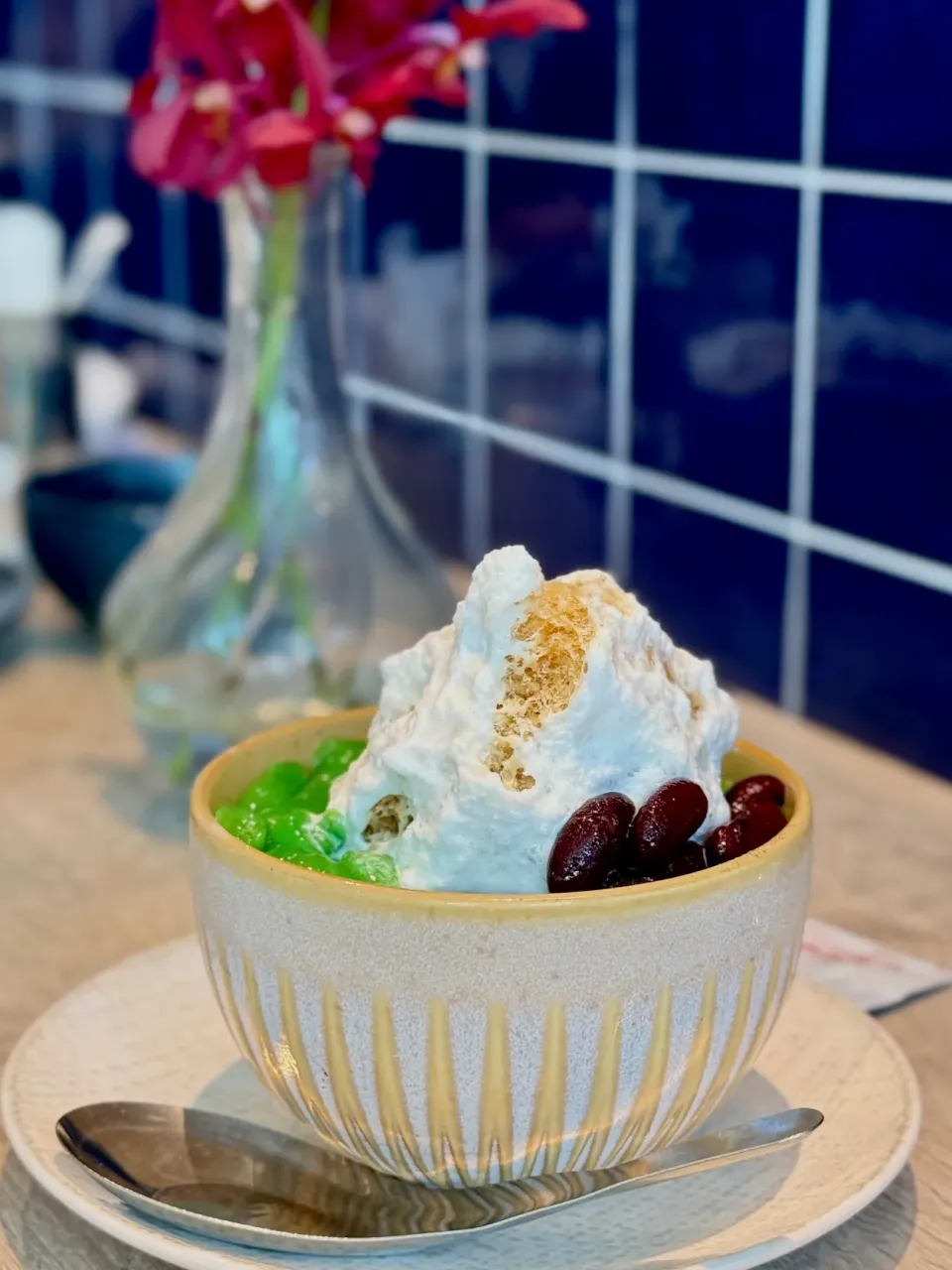  Cendol — Southeast Asia’s sweetest way to beat the heat!
Soft green pandan jelly, creamy coconut milk, and smoky palm sugar syrup come together over crushe|B&Bさん