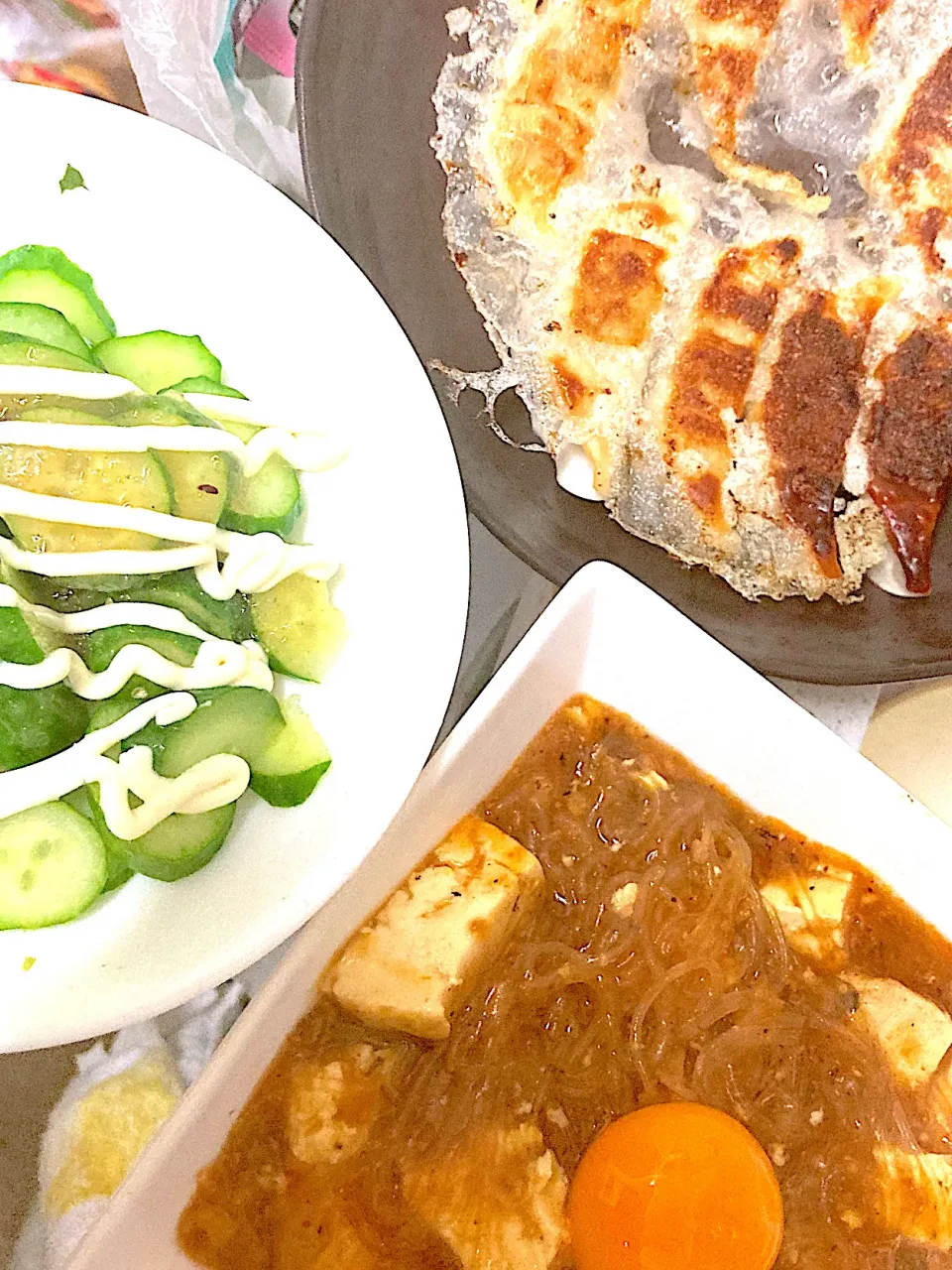 焼き餃子、麻婆豆腐春雨、サラダ|まみみさん